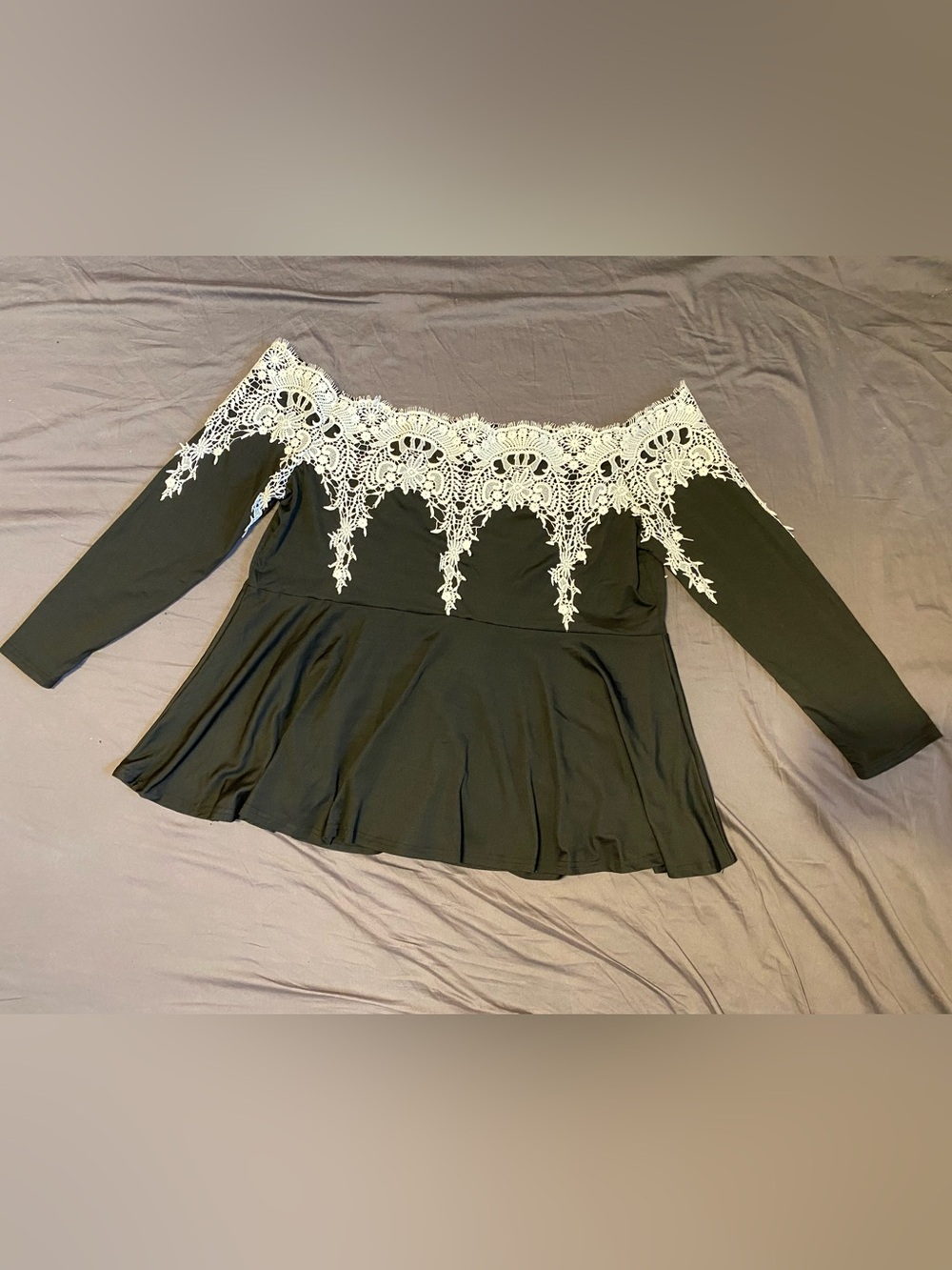 Rosegal off the shoulder long sleeve peplum blouse w/ lace trim, women size 5XL - Picture 2 of 4